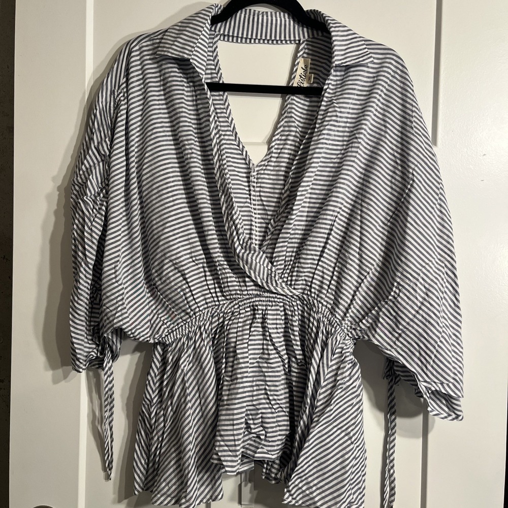 Listicle Women’s Striped Wrap Top Size Medium